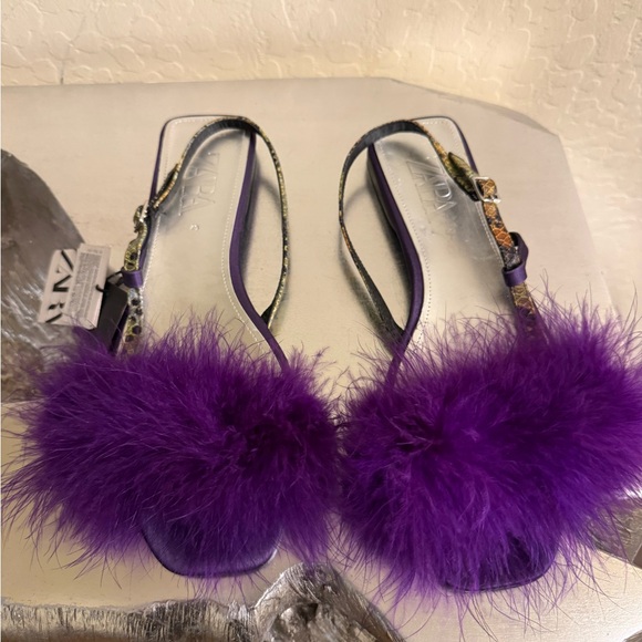 Zara blue collection purple faux fur flat sandals - Picture 3 of 5